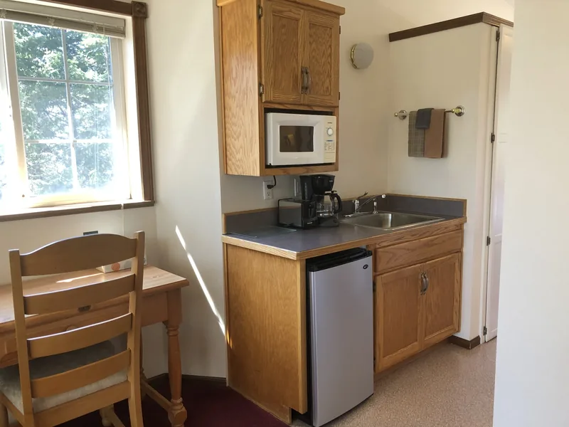 Room 10, photograph 2: interior and amenities at Landmark Motel